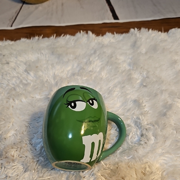 M&M's Green Candy Character Coffee Mug I Melt For No One Funny - Picture 1 of 7